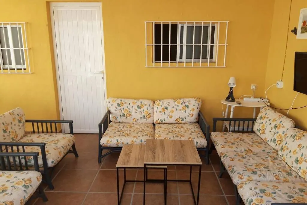 Villa Casa A Pie De Playa, Con Patio. Zona Miramar. Punta Umbría