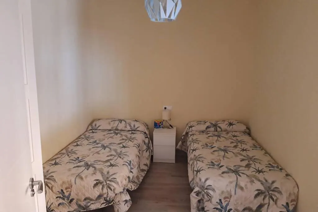 Villa Casa A Pie De Playa, Con Patio. Zona Miramar. Punta Umbría
